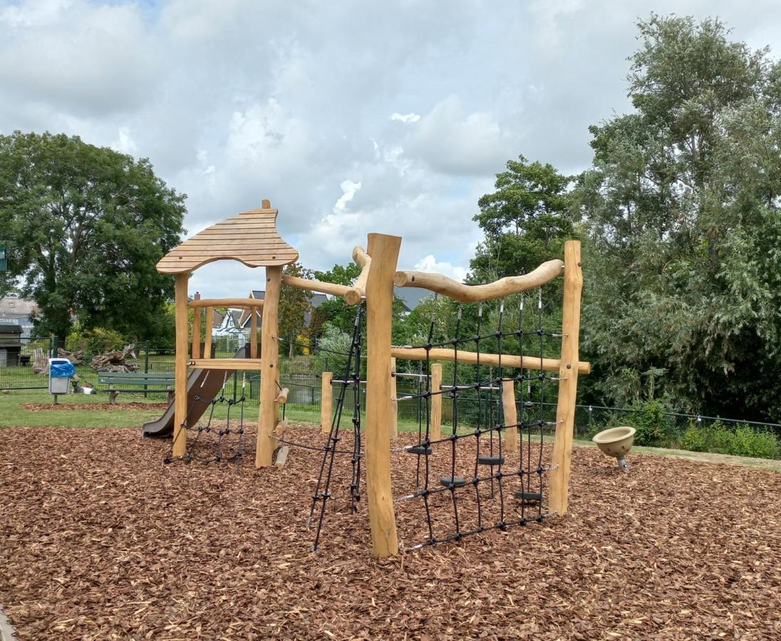 Huisje Finn, Met Grote Tuin En Veel Privacy Dirkshorn Exteriér fotografie