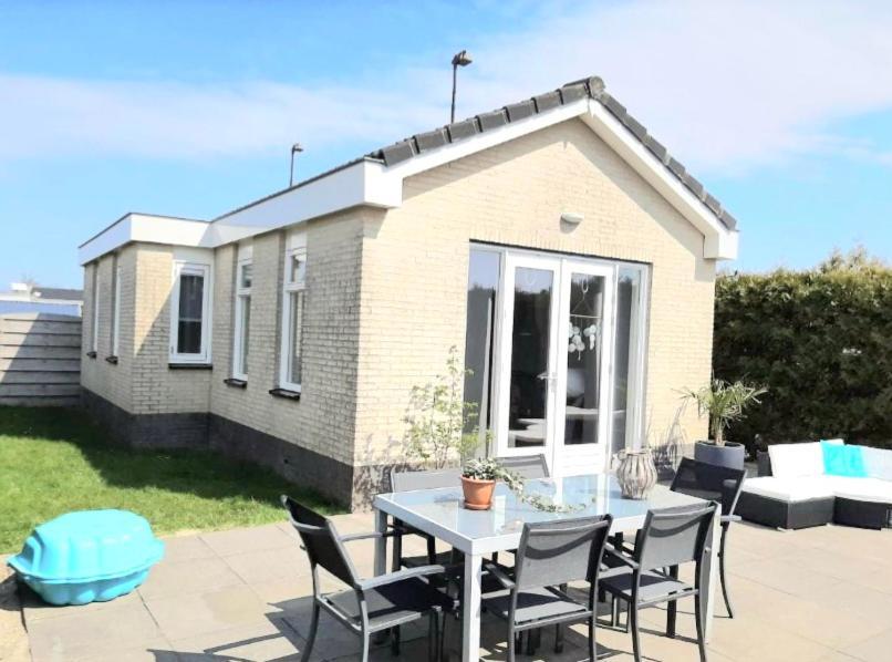 Huisje Finn, Met Grote Tuin En Veel Privacy Dirkshorn Exteriér fotografie
